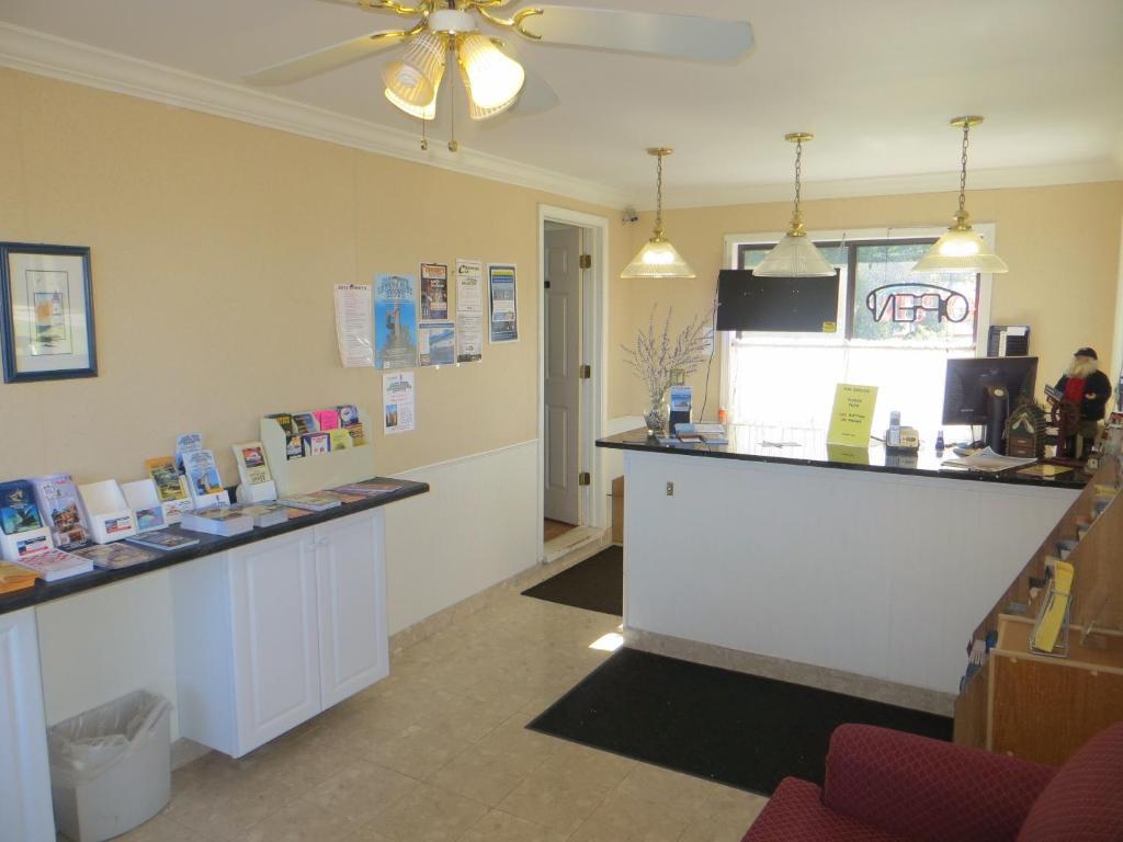 Bridgeview Motel Mackinaw City Ngoại thất bức ảnh