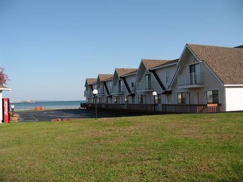 Bridgeview Motel Mackinaw City Ngoại thất bức ảnh