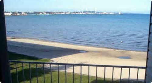 Bridgeview Motel Mackinaw City Ngoại thất bức ảnh